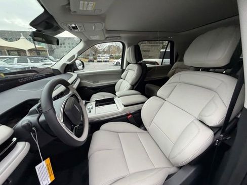 New 2025 Lincoln Navigator Reserve image 14