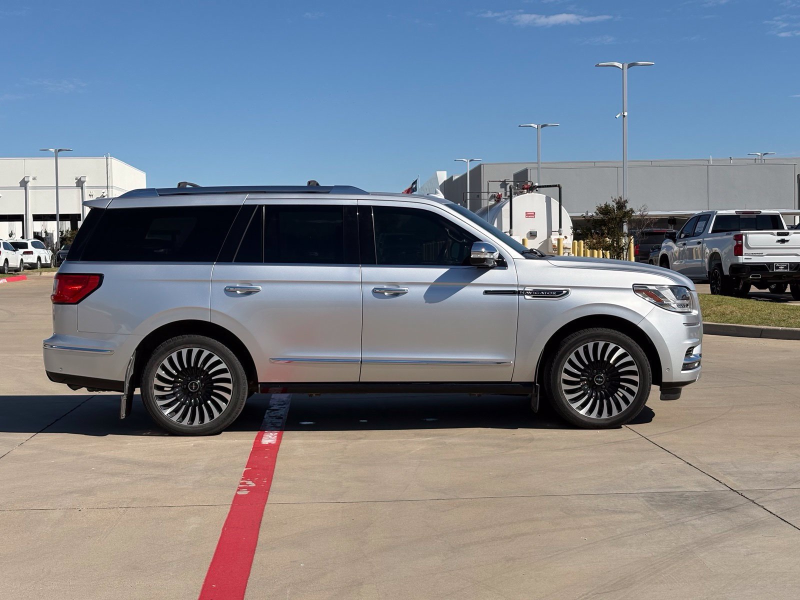 Used 2019 Lincoln Navigator Black Label w/ Cargo Package AWD/4WD image 8