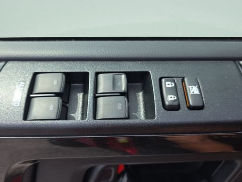 Used 2022 Toyota 4Runner TRD Off-Road AWD/4WD image 25