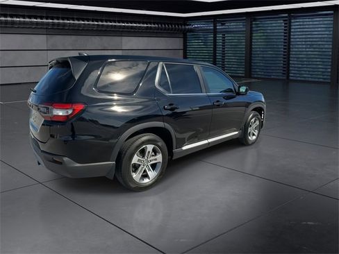 Used 2025 Honda Pilot EX-L image 8