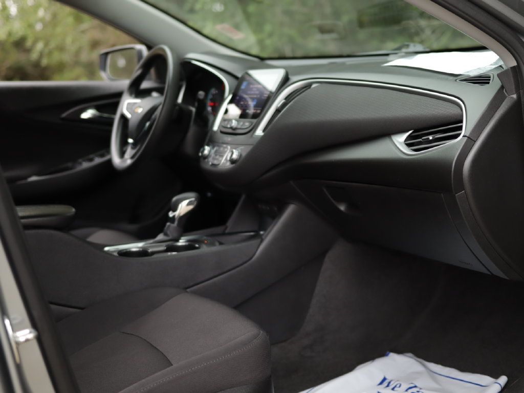 Used 2024 Chevrolet Malibu LT FWD image 27