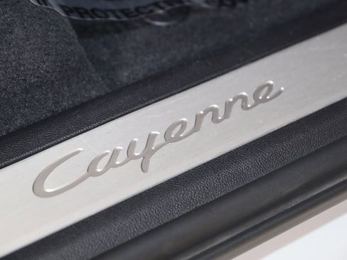 Used 2020 Porsche Cayenne AWD/4WD image 14