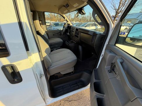 Used 2021 Chevrolet Express 3500 LT w/ LT Preferred Equipment Group image 18