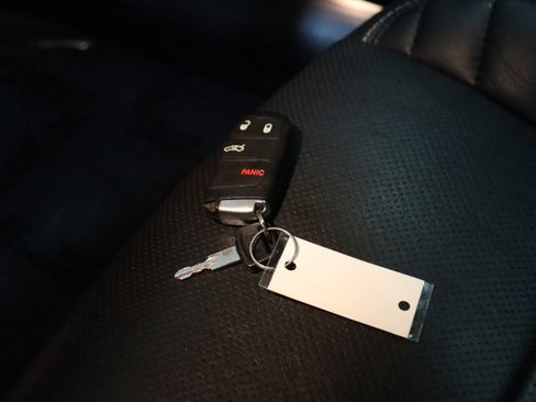 Used 2017 Dodge Challenger SRT image 33