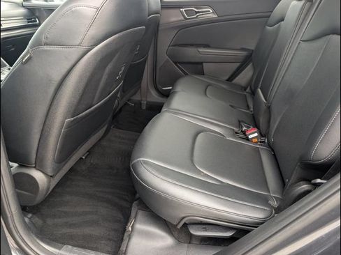 Used 2023 Kia Sportage EX FWD image 10