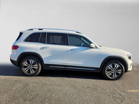 Used 2026 Mercedes-Benz GLB 250 image 2