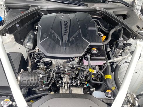 Used 2025 Genesis G70 2.5T w/ Sport Prestige Package image 10