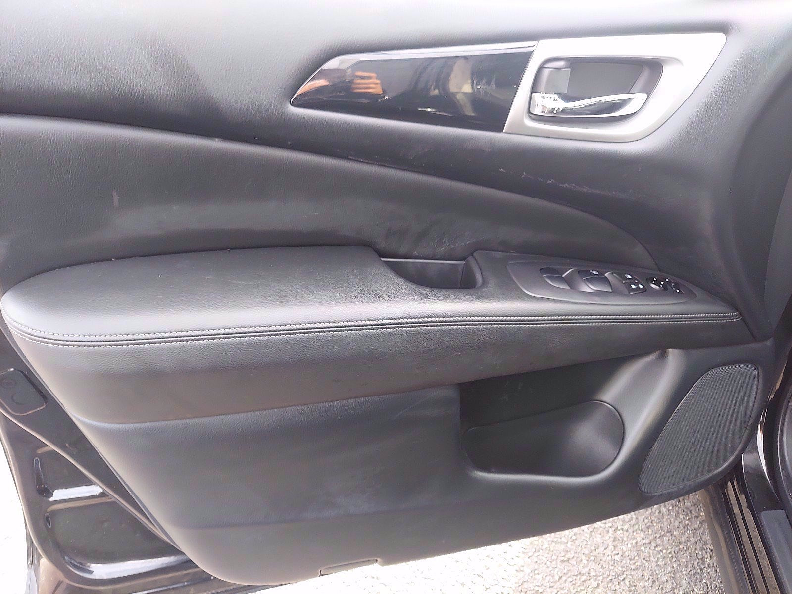 Used 2019 Nissan Pathfinder S AWD/4WD image 13