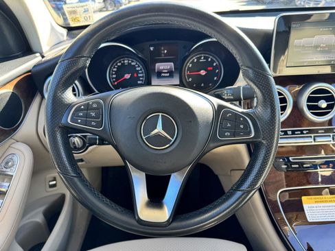 Used 2018 Mercedes-Benz GLC 300 GLC 300 image 10