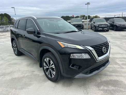 Used 2021 Nissan Rogue SV w/ Premium Package image 3