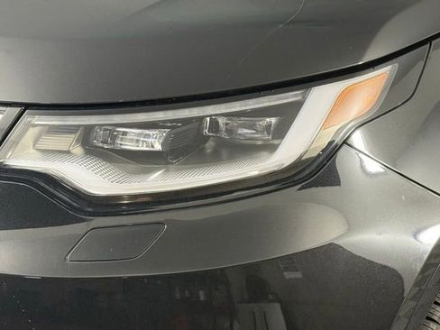 New 2025 Land Rover Discovery Metropolitan Edition image 12