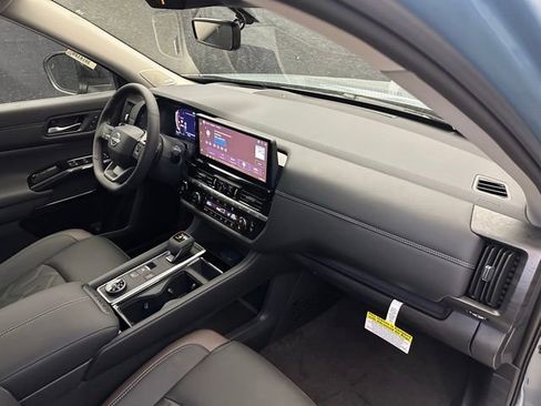 New 2026 Nissan Pathfinder Platinum AWD/4WD image 15