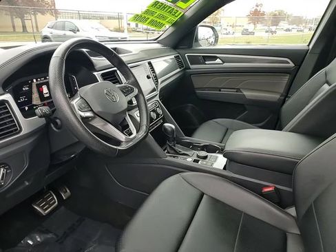 Used 2023 Volkswagen Atlas Cross Sport SEL image 9
