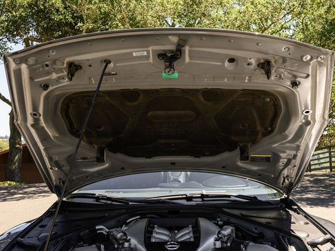 Used 2011 Nissan GT-R Premium AWD/4WD image 15
