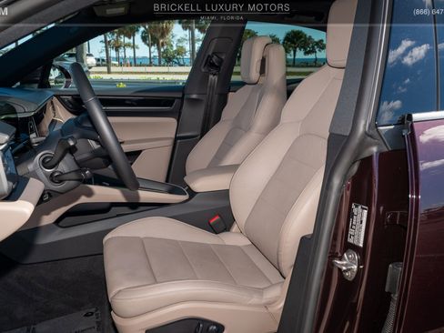 Used 2025 Porsche Macan 4 Electric image 7