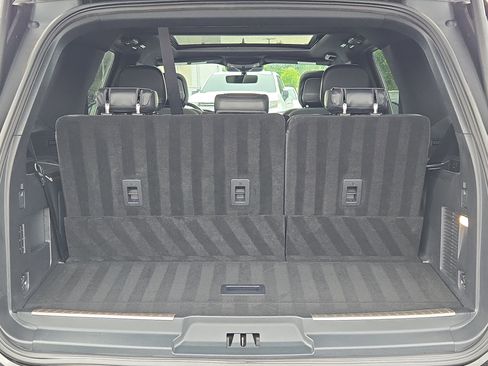 Used 2024 Lincoln Navigator Premiere AWD/4WD image 13