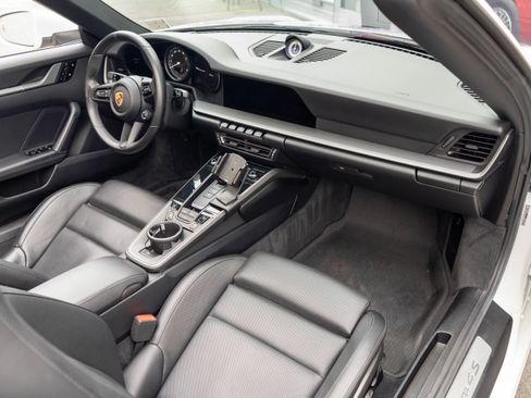 Used 2020 Porsche 911 Carrera 4S image 32