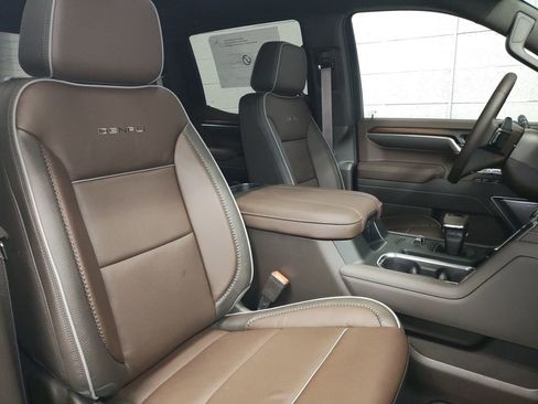 New 2026 GMC Sierra 1500 Denali w/ Denali Reserve Package image 9