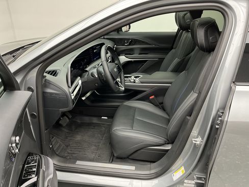 Used 2024 Cadillac Lyriq Luxury w/ LPO, Floor Liner Package image 3