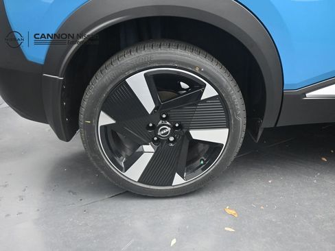 New 2026 Nissan Kicks SR w/ SR Premium Package FWD image 19
