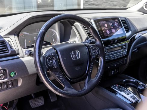 Used 2017 Honda Pilot Touring image 21