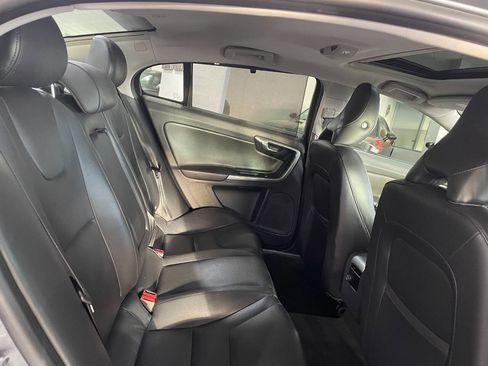 Used 2018 Volvo S60 T5 Inscription image 23