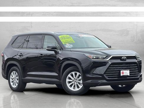Used 2026 Toyota Grand Highlander XLE image 2