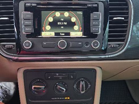 Used 2013 Volkswagen Beetle 2.0T image 12