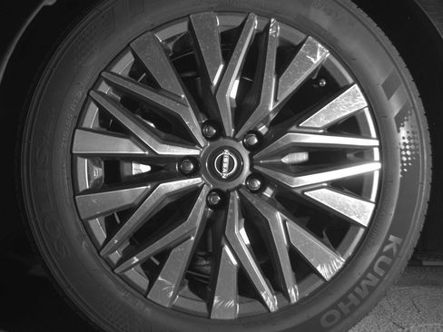 Used 2025 Nissan Altima 2.5 SV image 12