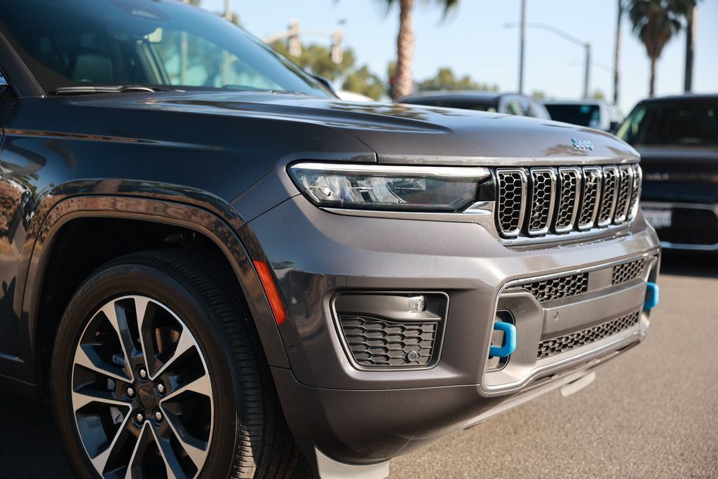 Used 2023 Jeep Grand Cherokee Overland w/ Advanced Protech Group III AWD/4WD image 7
