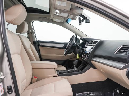 Used 2019 Subaru Outback 2.5i Premium w/ Popular Package #2 AWD/4WD image 13