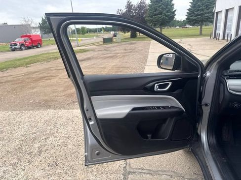 Used 2023 Jeep Compass Limited AWD/4WD image 19
