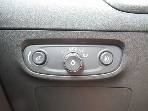 Used 2023 Buick Encore GX Essence w/ Experience Buick Package FWD image 22