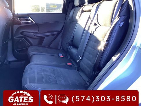 Used 2025 Mitsubishi Outlander SE AWD/4WD image 14