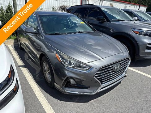 Used 2018 Hyundai Sonata SE FWD image 2