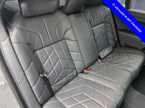 Used 2023 BMW i7 xDrive60 image 27