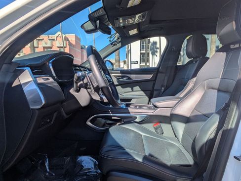 Used 2024 Jaguar F-PACE R-Dynamic S image 15