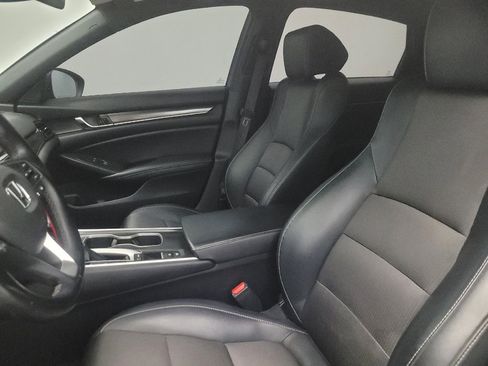 Used 2018 Honda Accord Sport image 17