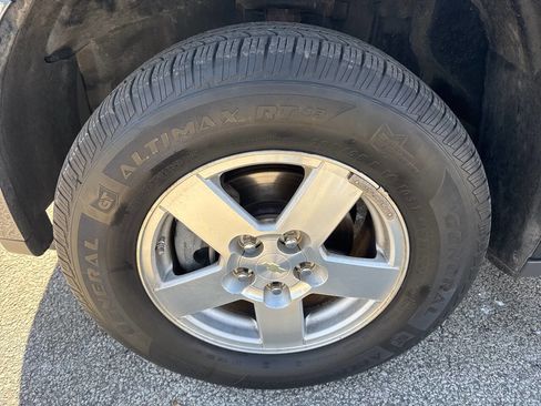 Used 2009 Chevrolet Equinox LS image 25