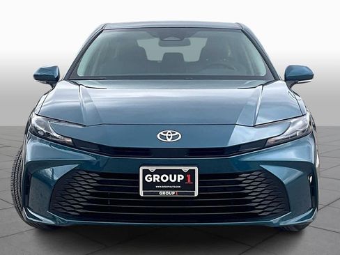 Used 2025 Toyota Camry LE image 4