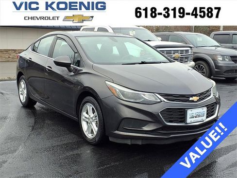 Used 2017 Chevrolet Cruze LT image 1