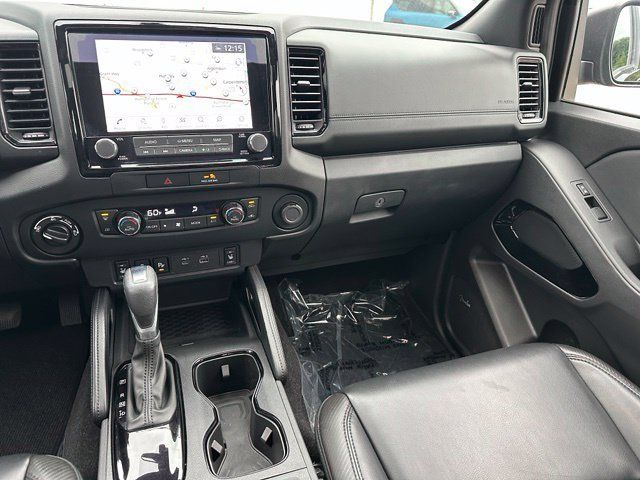 Used 2022 Nissan Frontier PRO-4X w/ Pro-4X Premium Package AWD/4WD image 35