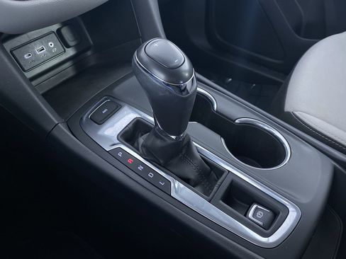 Certified 2019 Chevrolet Equinox LT image 7