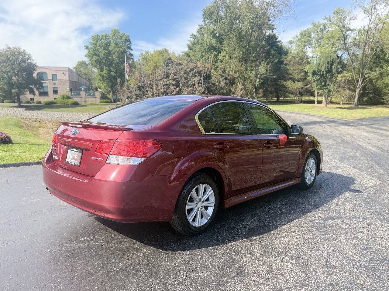 Used 2011 Subaru Legacy 2.5i Premium AWD/4WD image 4