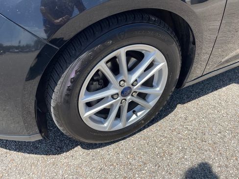 Used 2016 Ford Focus SE FWD image 11