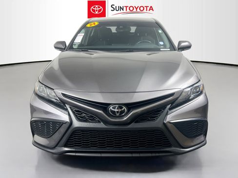 Used 2024 Toyota Camry SE w/ Convenience Package image 10