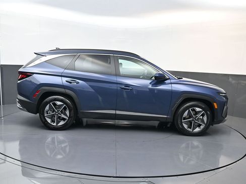 Used 2025 Hyundai Tucson SEL FWD image 3