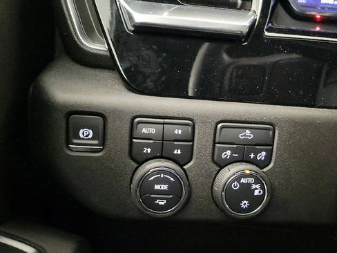 Used 2025 Chevrolet Silverado 1500 LT AWD/4WD image 7