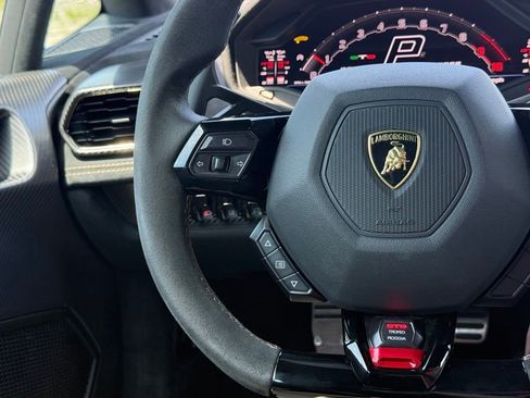 Used 2022 Lamborghini Huracan STO RWD image 16