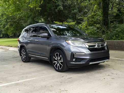 Used 2019 Honda Pilot Touring image 2